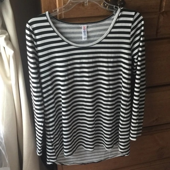 LuLaRoe Tops - Lularoe lynnae LuLaRoe Tops - Lularoe lynnae